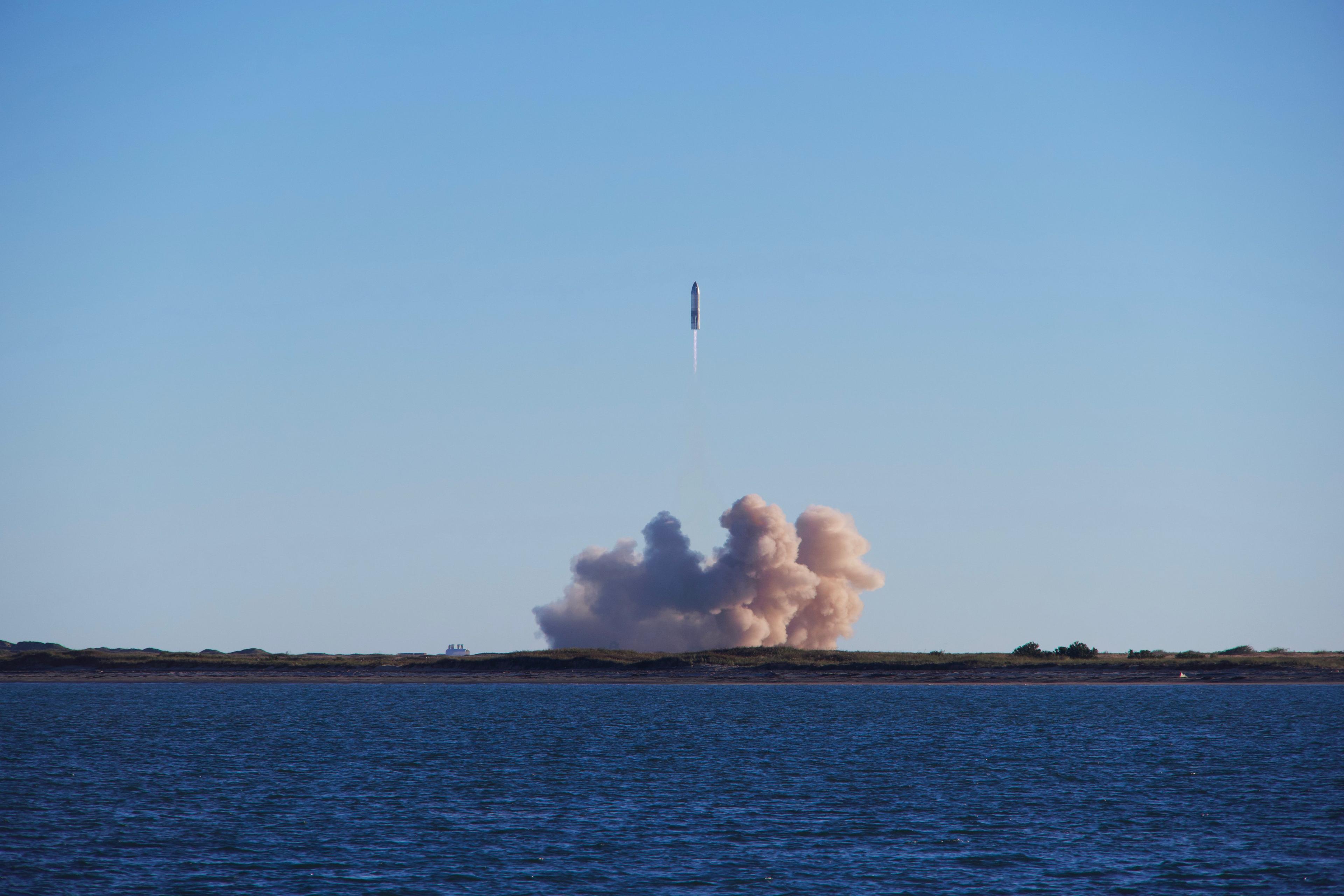 A SpaceX Vai a Bolsa e Quer Pôr IA no Espaço. Avaliação: 2 Triliões de Dólares.